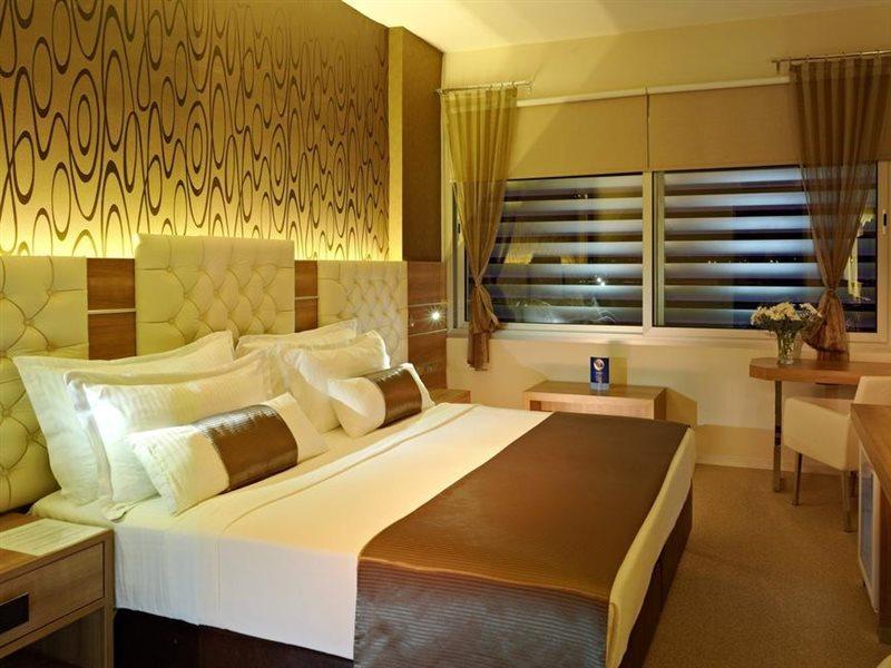 Orty Airport Hotel İzmir Ngoại thất bức ảnh