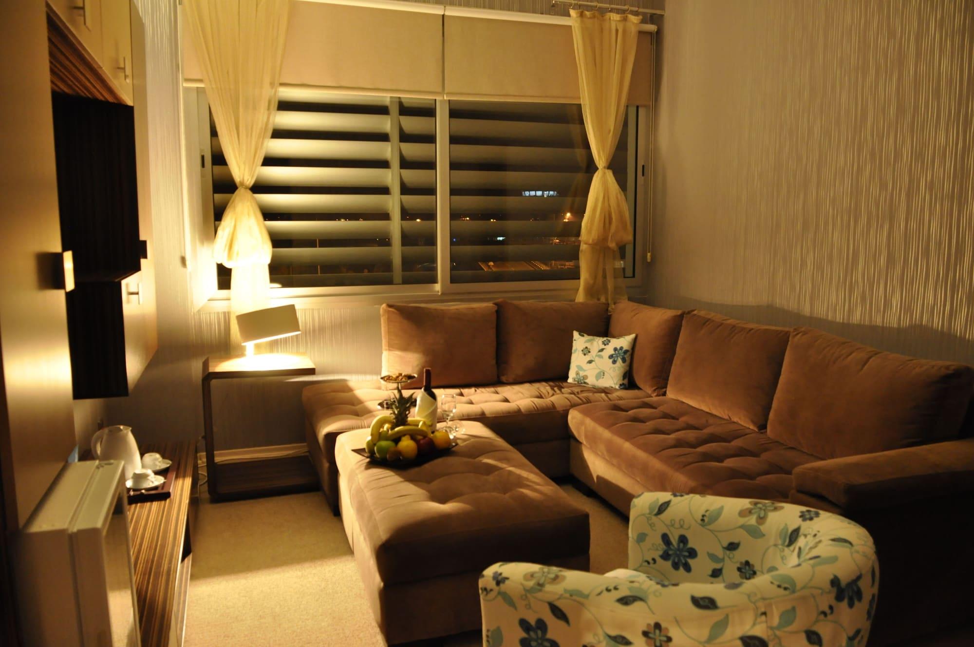 Orty Airport Hotel İzmir Ngoại thất bức ảnh