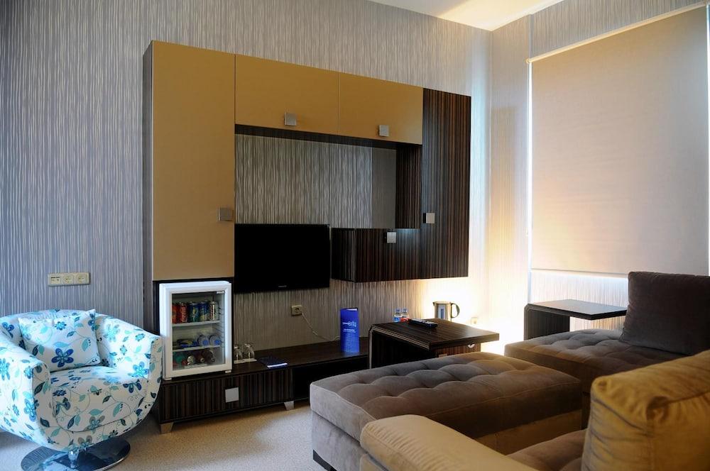 Orty Airport Hotel İzmir Ngoại thất bức ảnh
