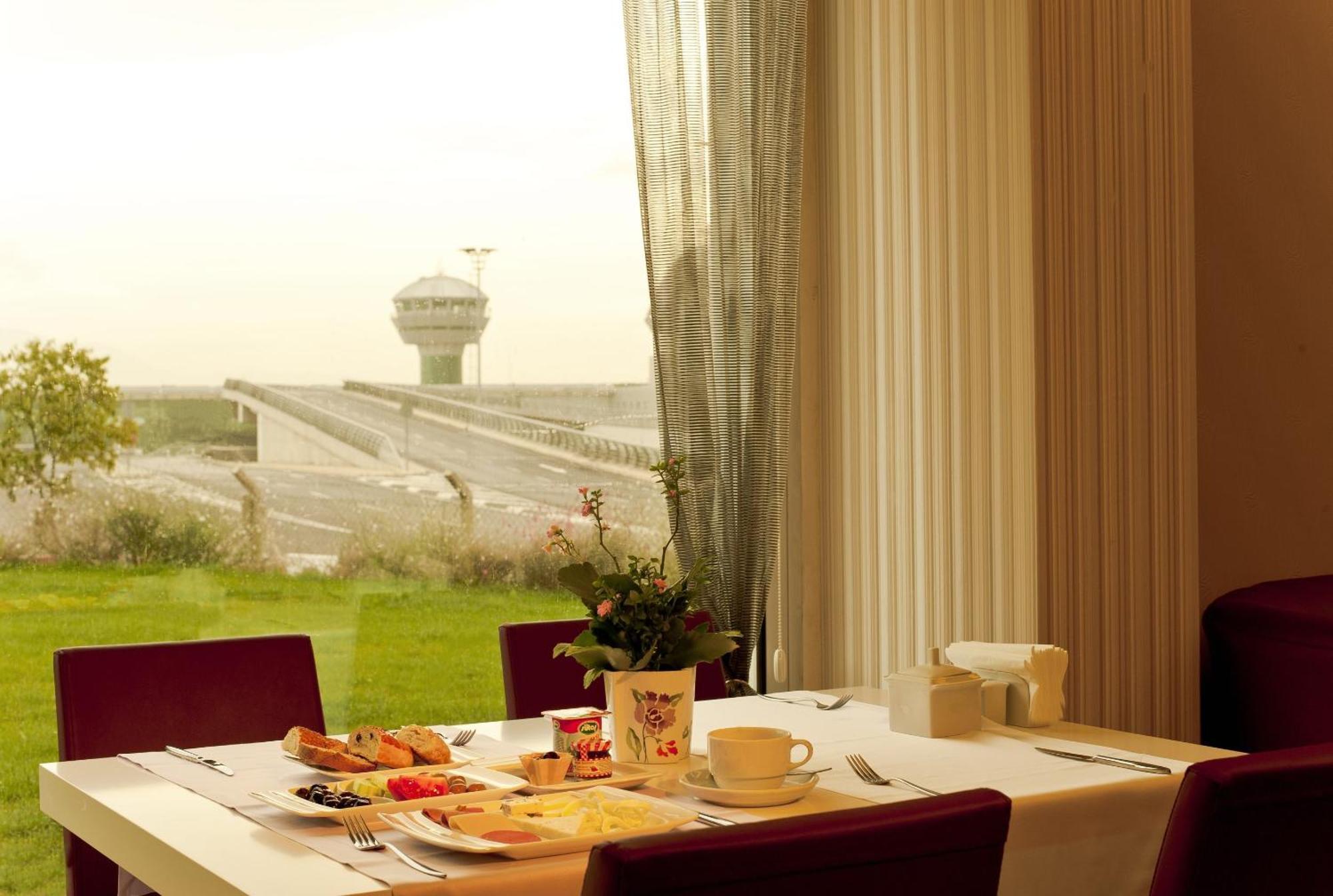 Orty Airport Hotel İzmir Nhà hàng bức ảnh