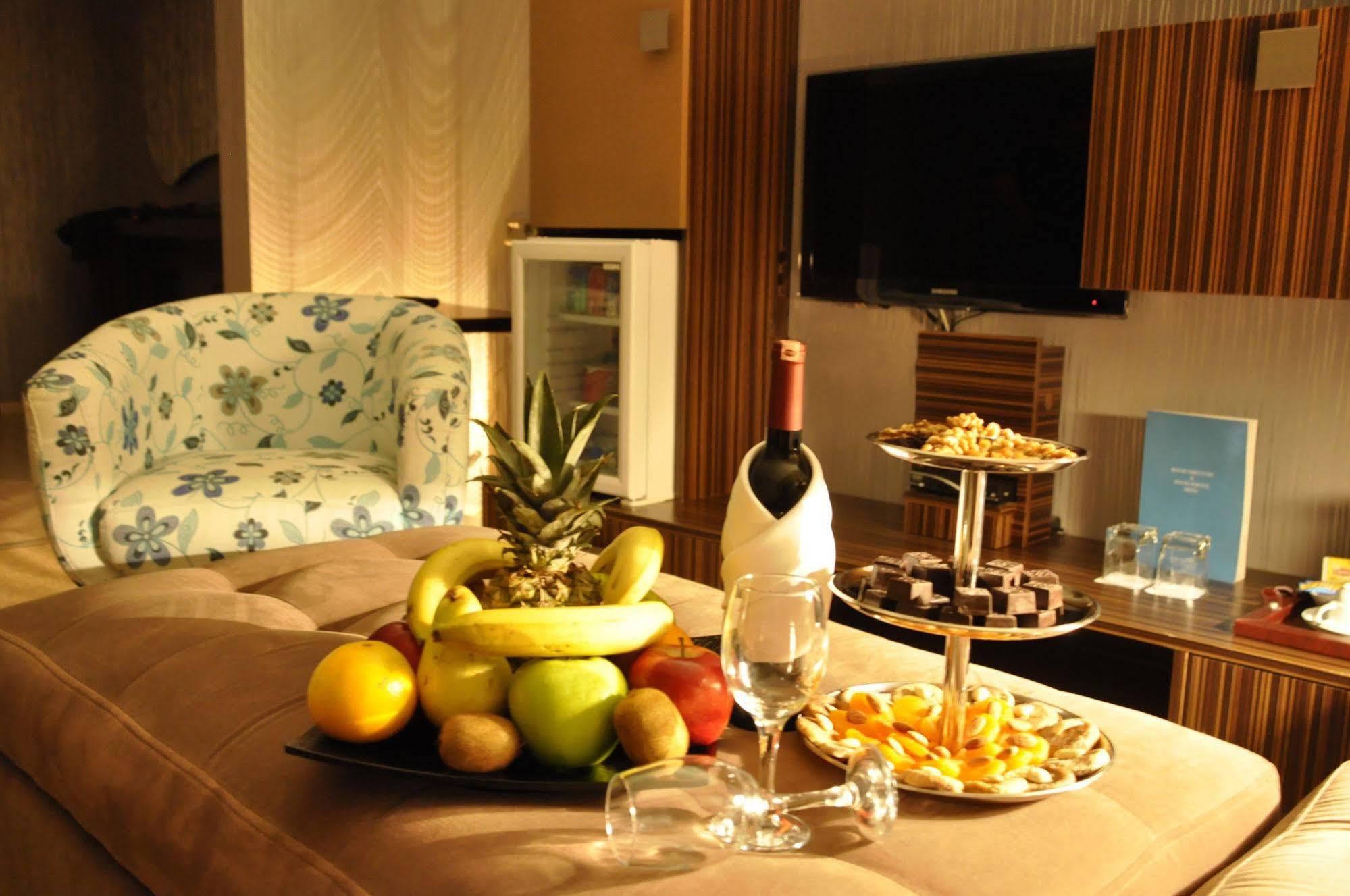 Orty Airport Hotel İzmir Ngoại thất bức ảnh