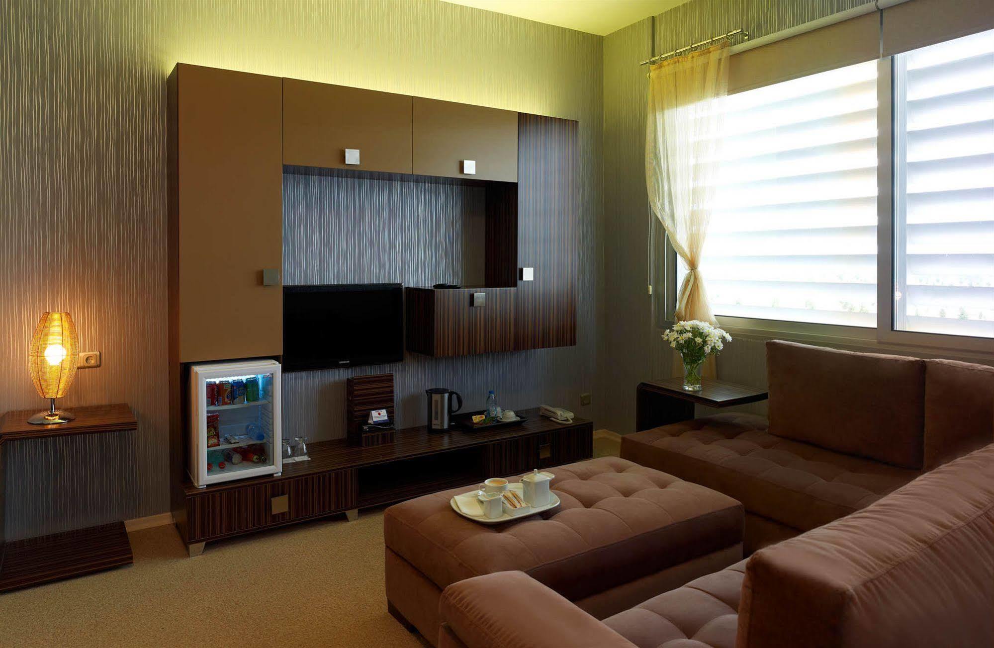 Orty Airport Hotel İzmir Phòng bức ảnh