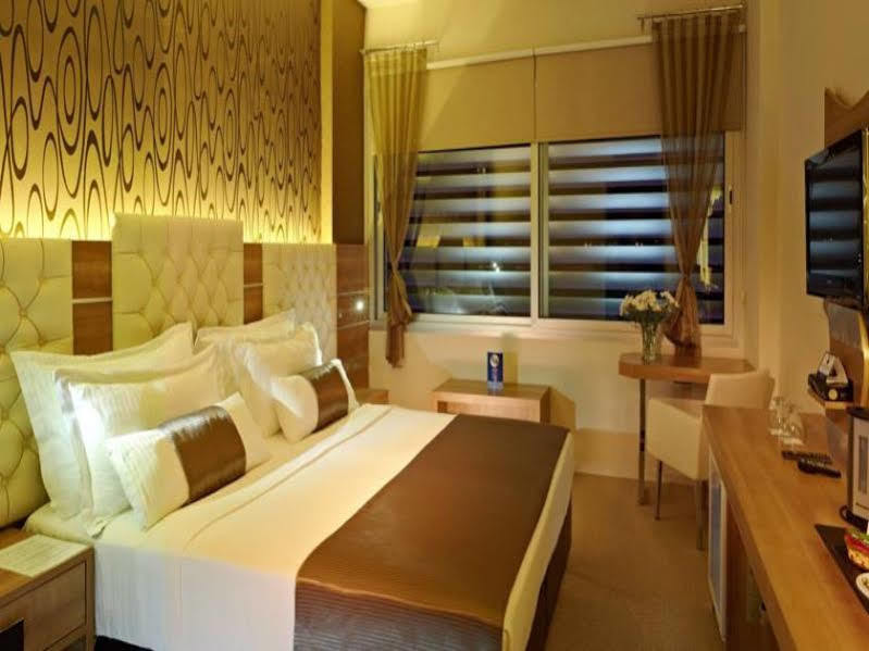 Orty Airport Hotel İzmir Ngoại thất bức ảnh