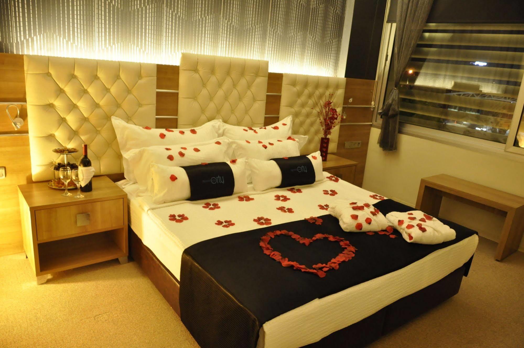 Orty Airport Hotel İzmir Ngoại thất bức ảnh