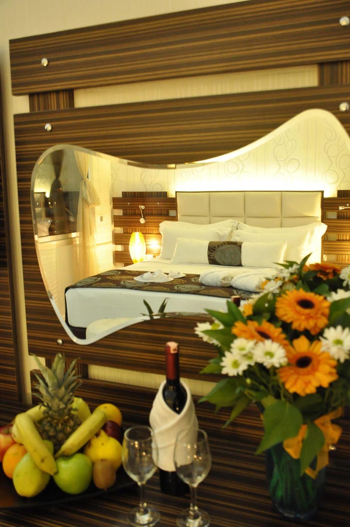 Orty Airport Hotel İzmir Ngoại thất bức ảnh