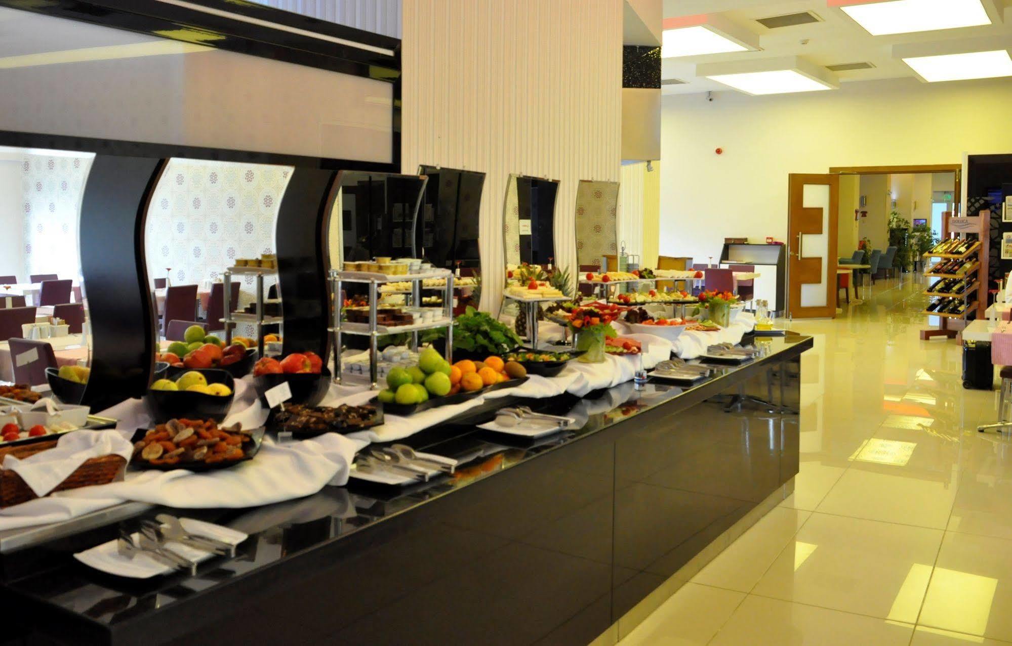 Orty Airport Hotel İzmir Ngoại thất bức ảnh